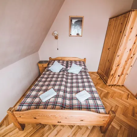 Kwatera prywatna żółta Turnia